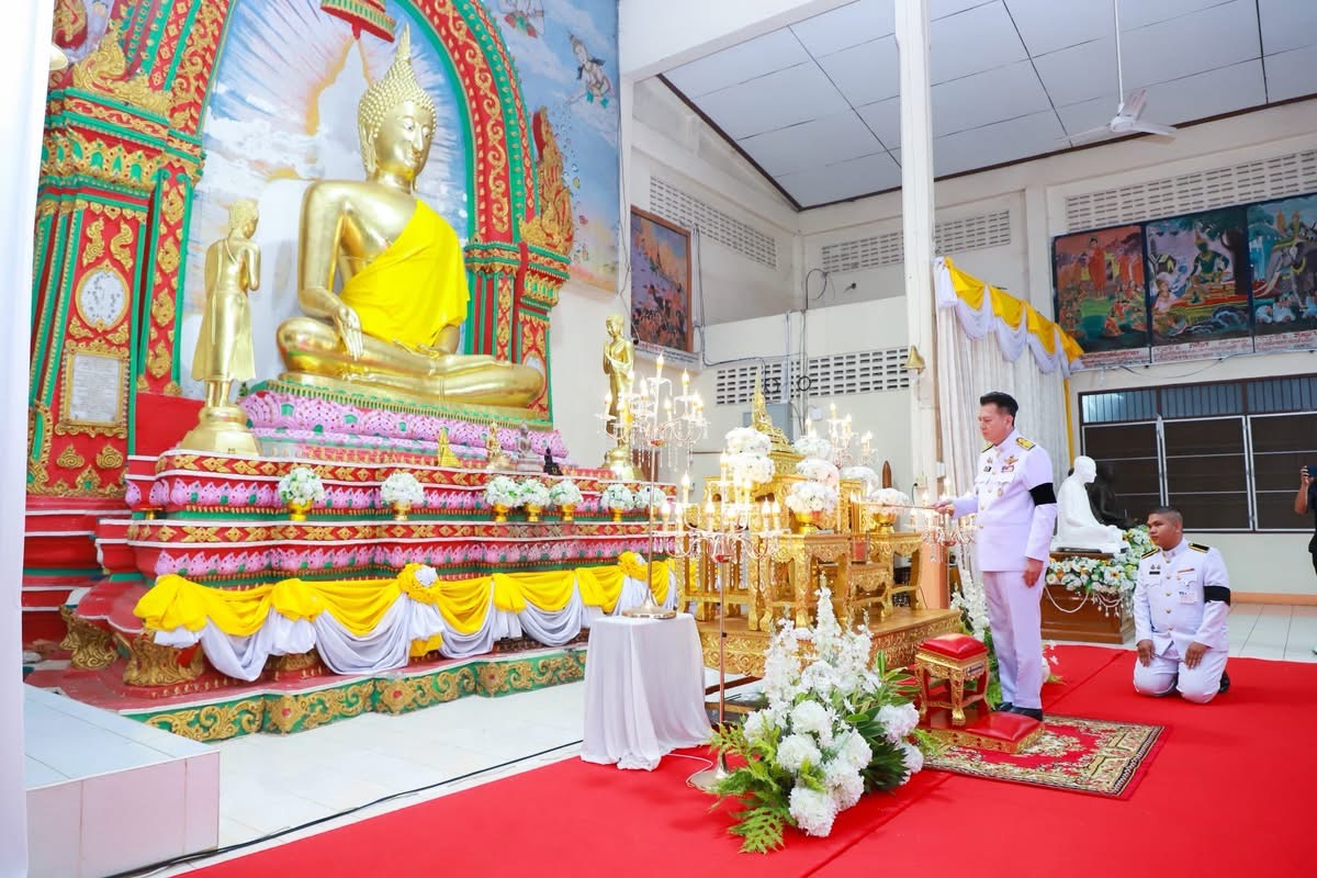 จังหวัดกำแพงเพชรประกอบพิธีบำเพ็ญกุศลและทำบุญตักบาตรข้าวสารอาหารแห้งถวายเป็นพระราชกุศล แด่สมเด็จพระบรมราชชนนีพันปีหลวง ครบ 100 วัน(สตมวาร) แห่งการสวรรคต