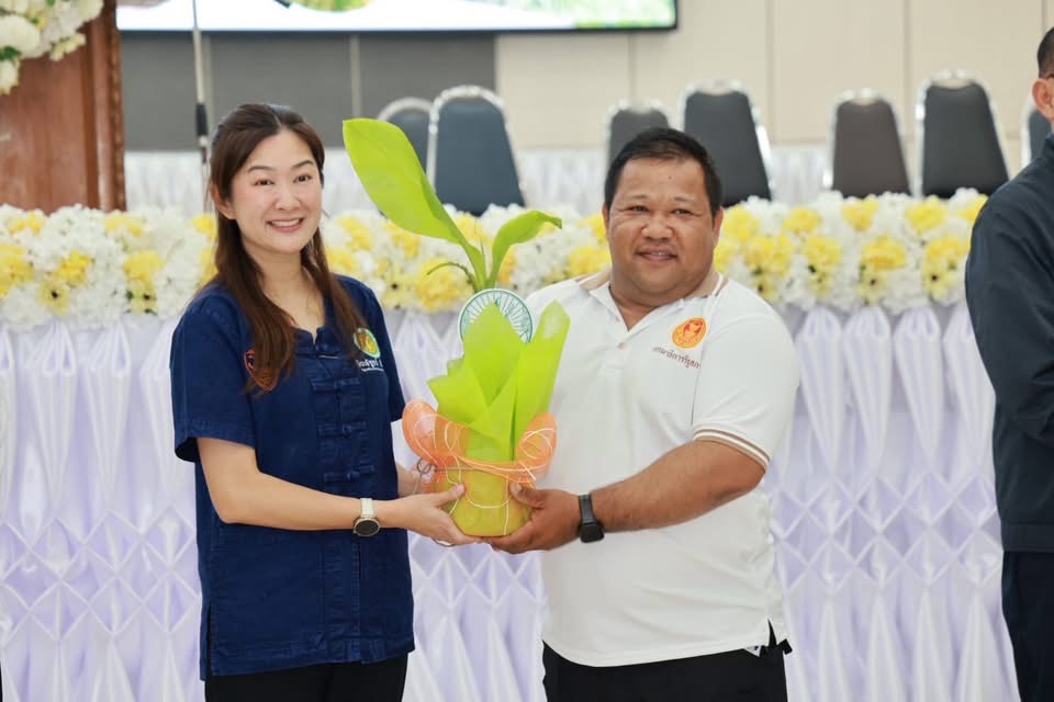 จังหวัดกำแพงเพชร รมช.เกษตรฯ ลงพื้นที่พบปะเกษตรกรพร้อมมอบปัจจัยการผลิต-สนับสนุนงบฯ เดินหน้าแก้ภัยแล้งและที่ดินทำกิน ยกระดับเกษตรกรสู่ยุคดิจิทัล