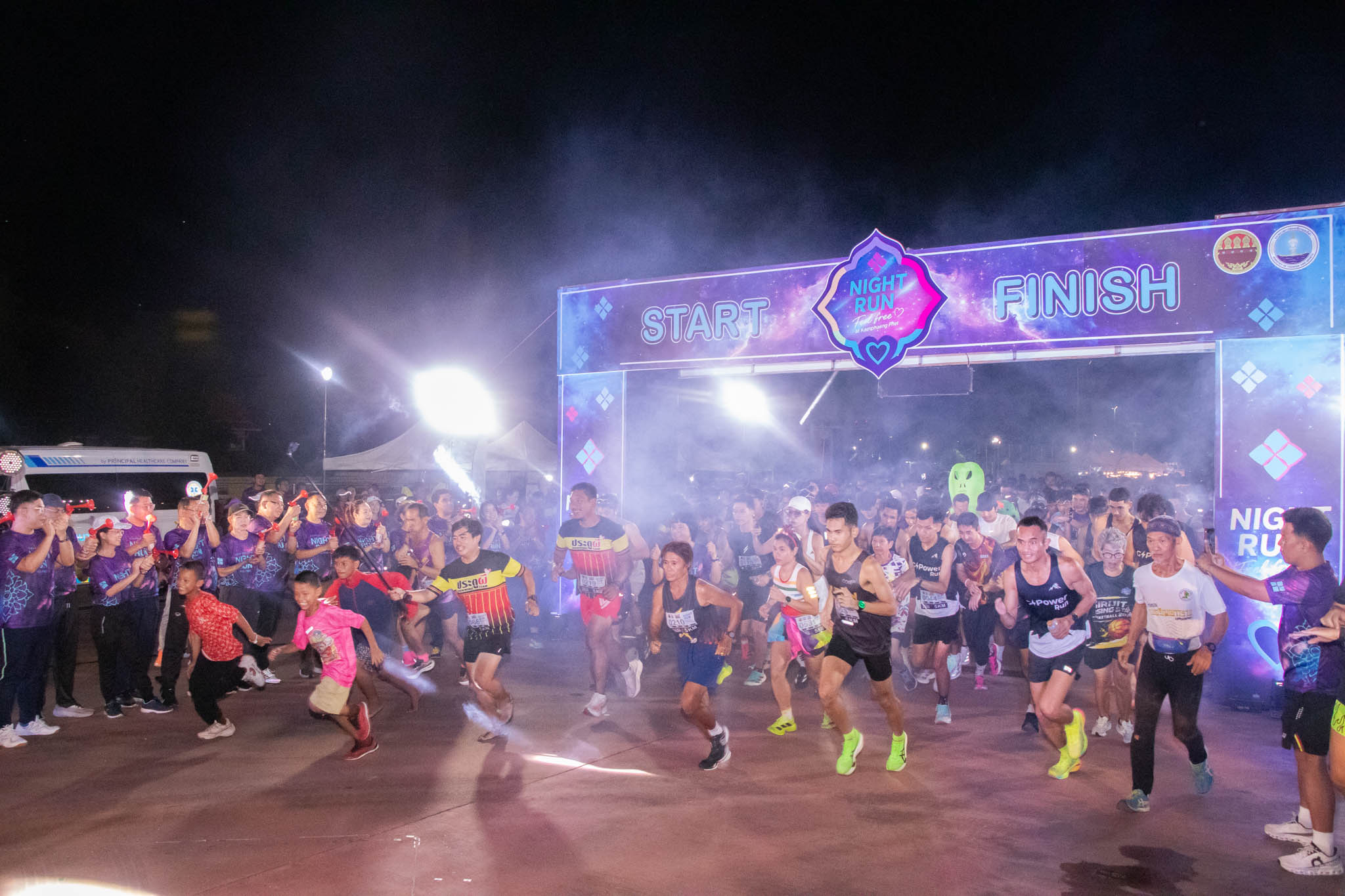 รองผู้ว่าฯ กำแพงเพชร เปิดงาน "Night Run, feel free  at Kamphaeng Phet"  ดัน Sport Tourism นักวิ่งเข้าร่วมกว่า 600 คน