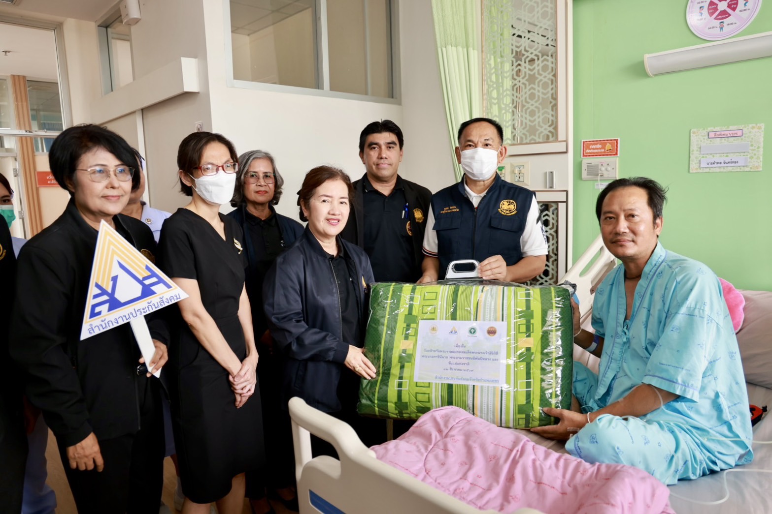 ประกันสังคม จ.กำแพงเพชร เยี่ยมผู้ประกันตนเจ็บป่วย-ผู้ป่วยหลังภาวะวิกฤต มอบสิ่งของสร้างขวัญกำลังใจ เฉลิมพระเกียรติสมเด็จพระพันปีหลวง เนื่องในวันแม่แห่งชาติ 2569